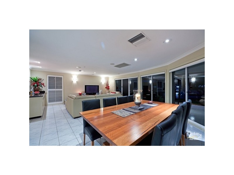 11/16 Anchorage Drive, Raby Bay QLD 4163