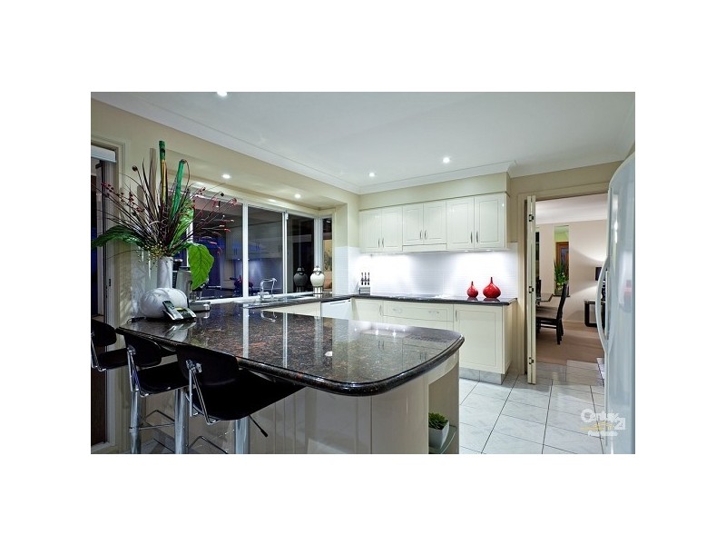 11/16 Anchorage Drive, Raby Bay QLD 4163