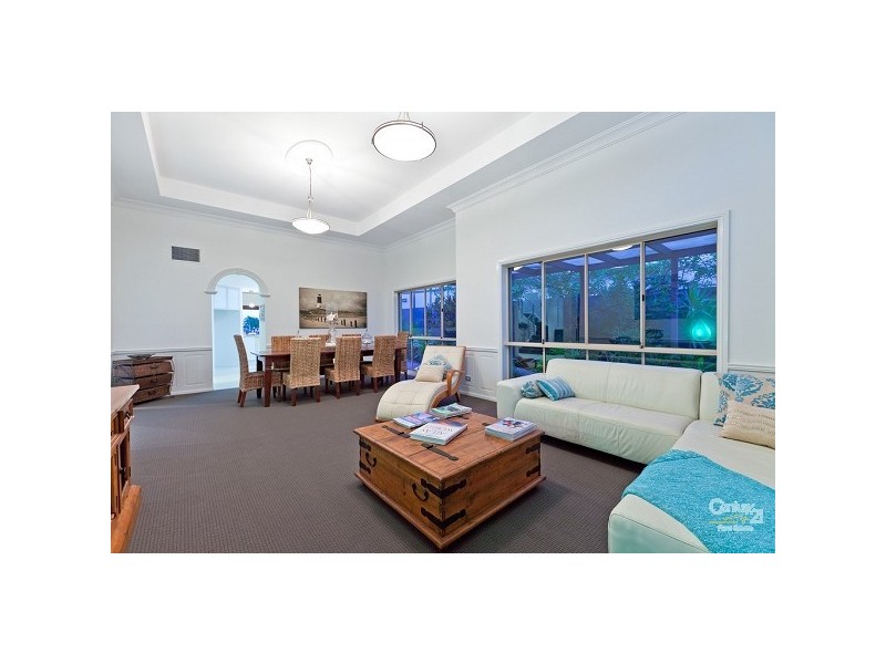 1 Carling Court, Raby Bay QLD 4163