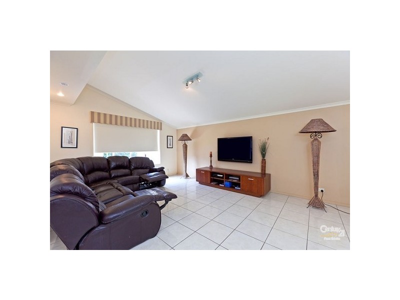 18 Barber Drv, Capalaba QLD 4157