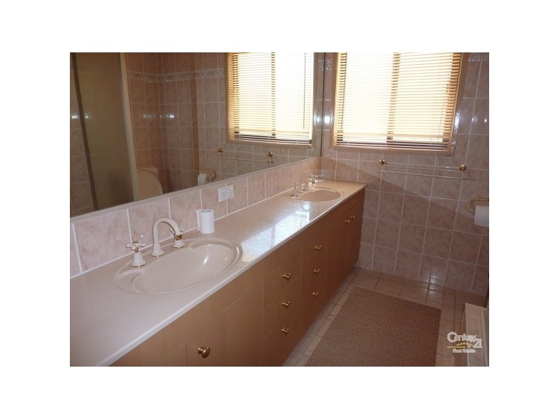 333 Bloomfield Street, Cleveland QLD 4163