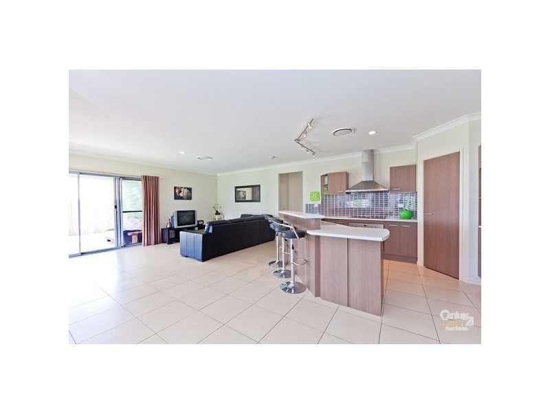 9 Aquila Street, Redland Bay QLD 4165