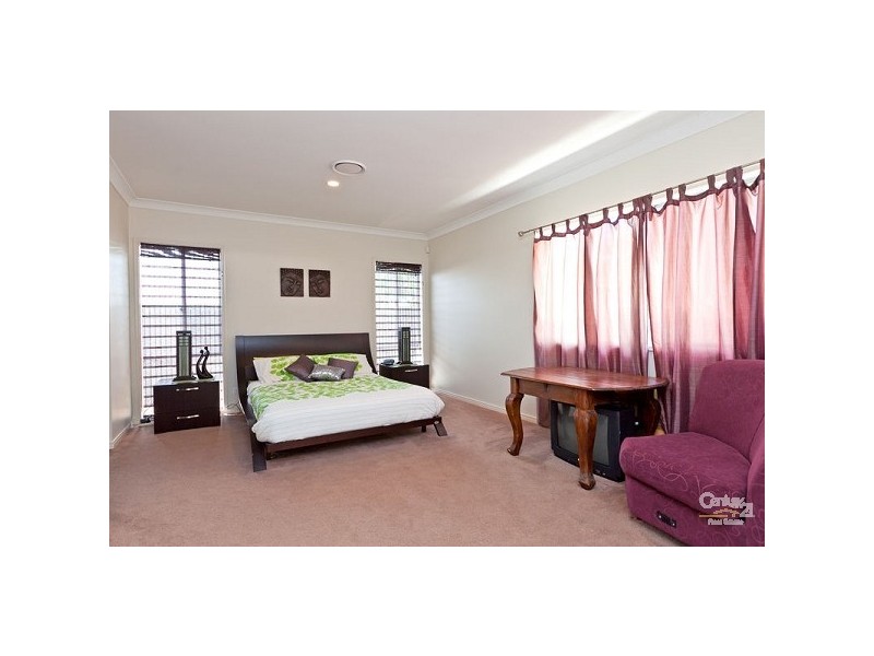 9 Aquila Street, Redland Bay QLD 4165