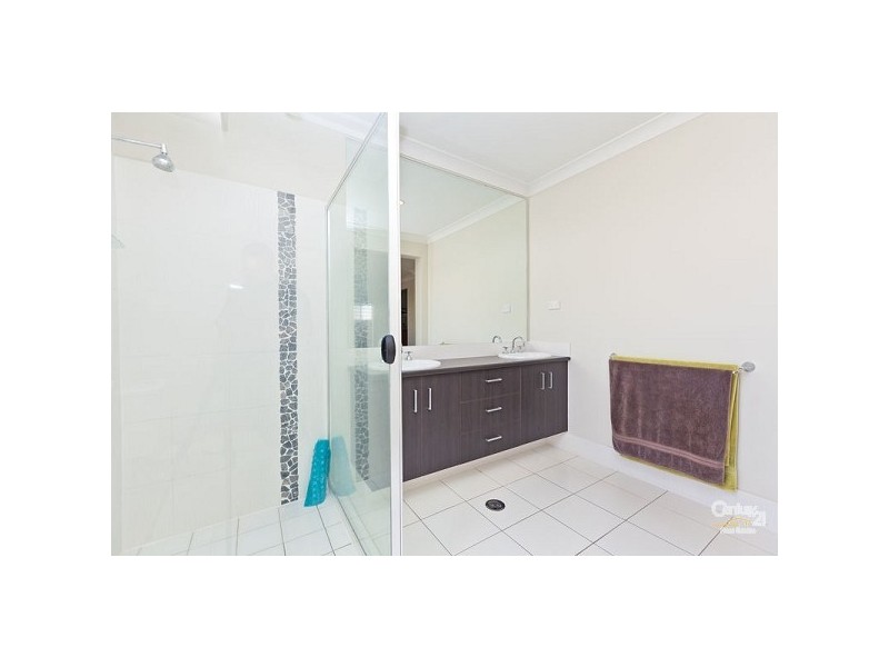 9 Aquila Street, Redland Bay QLD 4165