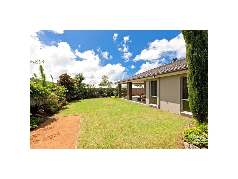 9 Aquila Street, Redland Bay QLD 4165