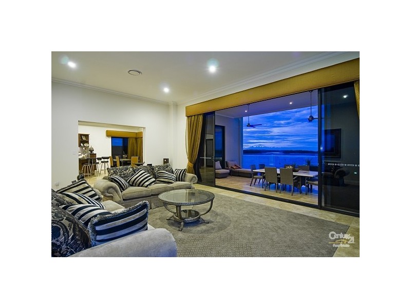 Sovereign Islands QLD 4216