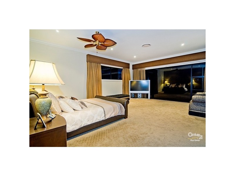 Sovereign Islands QLD 4216