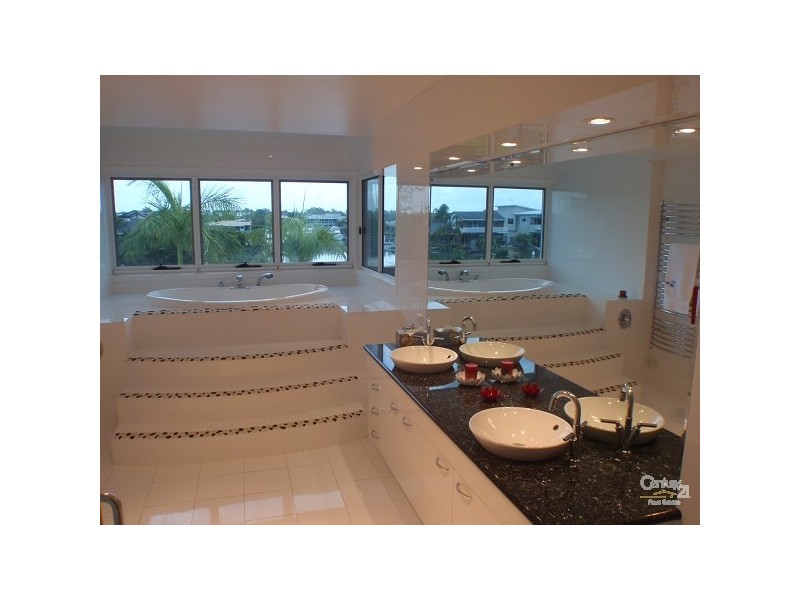 30 Bollard Ct, Raby Bay QLD 4163