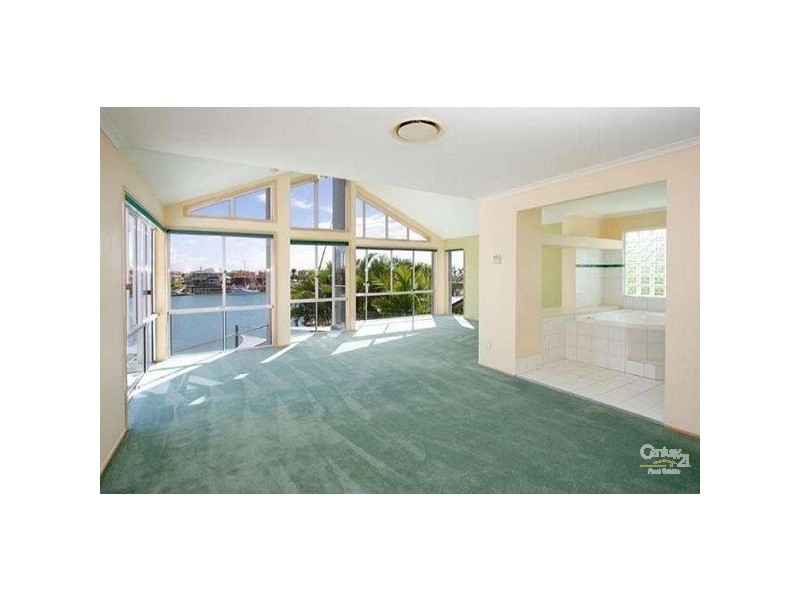 4 Raby Bay Boulevarde, Raby Bay QLD 4163