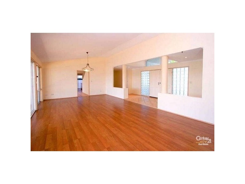 4 Raby Bay Boulevarde, Raby Bay QLD 4163