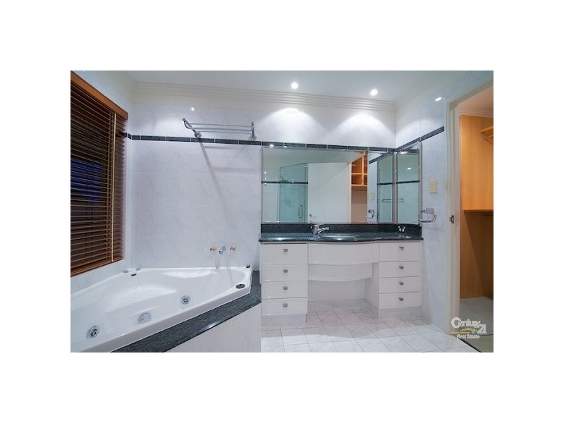 8/20 Mainsail Street,, Birkdale QLD 4159