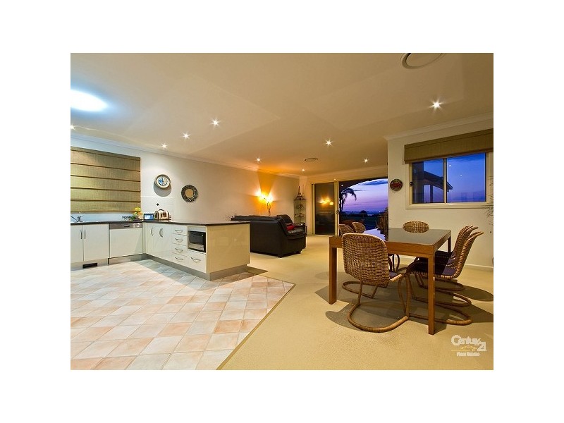 1 Dorsal Drive, Birkdale QLD 4159