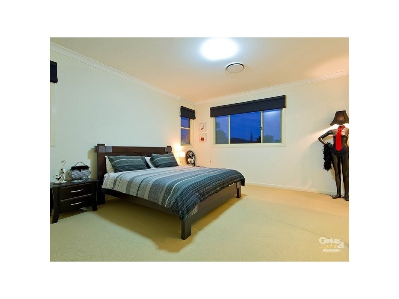 1 Dorsal Drive, Birkdale QLD 4159