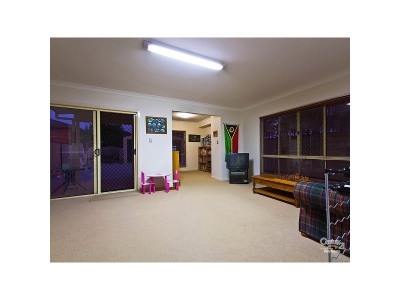 1 Dorsal Drive, Birkdale QLD 4159
