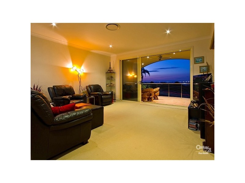 1 Dorsal Drive, Birkdale QLD 4159