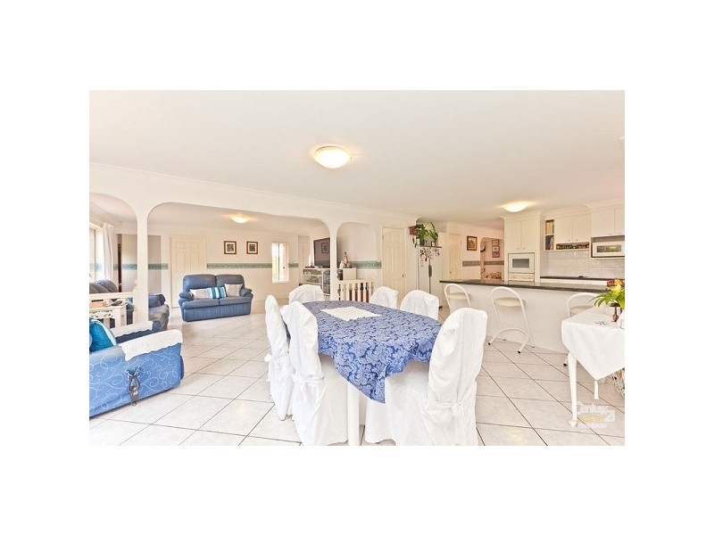 4-5 Harrogate Terrace, Birkdale QLD 4159