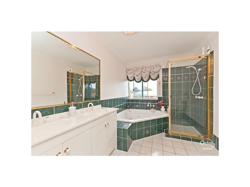 4-5 Harrogate Terrace, Birkdale QLD 4159