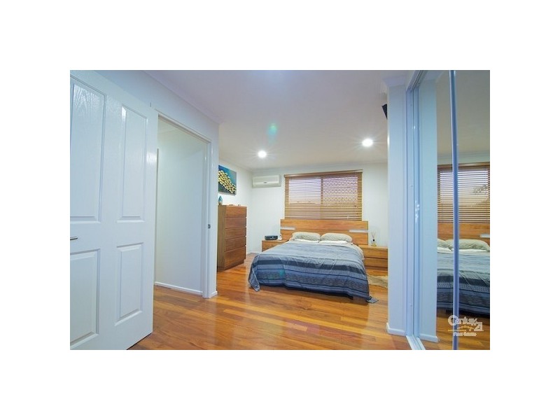 18 Weinam Street, Redland Bay QLD 4165