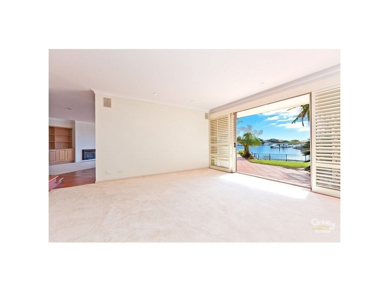 15 Mainroyal Crt, Raby Bay QLD 4163