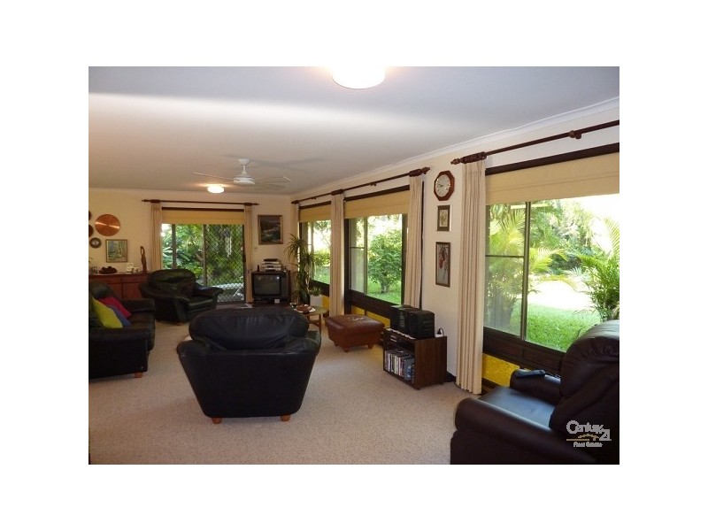 6 Azalea St, Redland Bay QLD 4165
