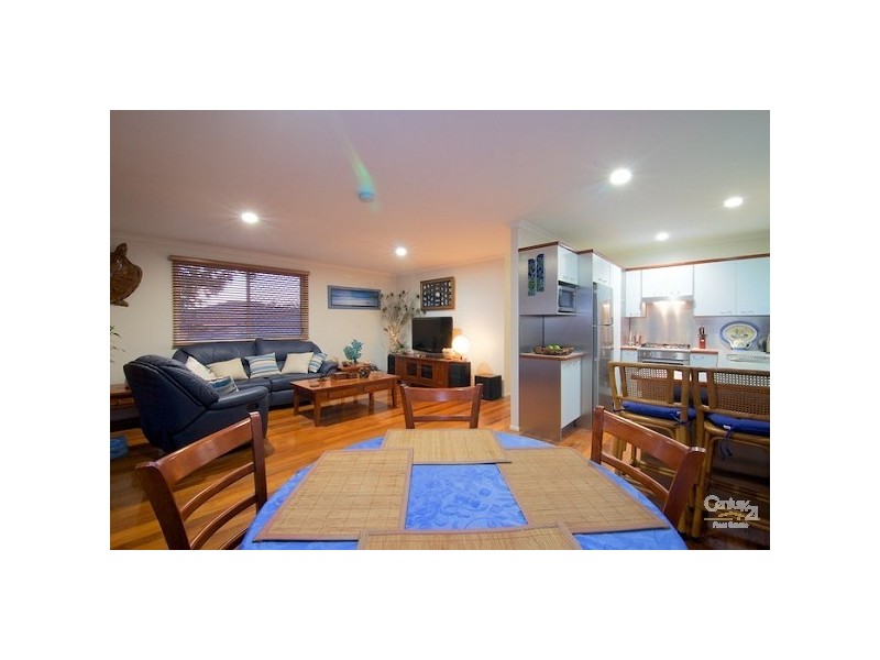 18 Weinam St, Redland Bay QLD 4165