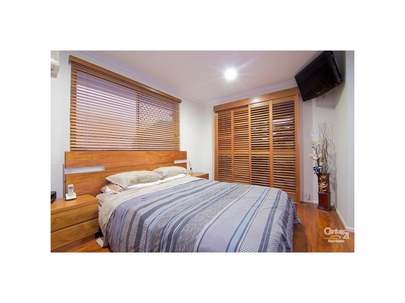 18 Weinam St, Redland Bay QLD 4165