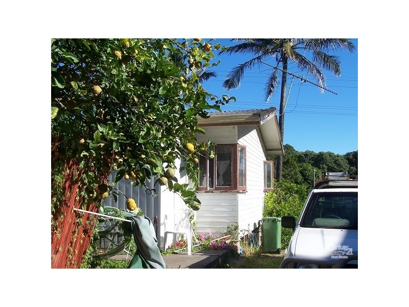 88 Mooloomba Rd, Point Lookout QLD 4183