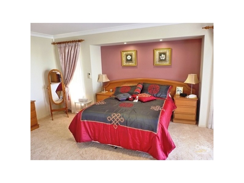 9 Orpheus Place, Redland Bay QLD 4165