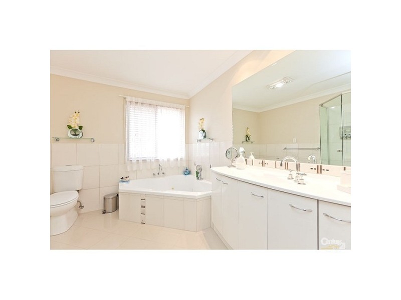 9 Orpheus Place, Redland Bay QLD 4165