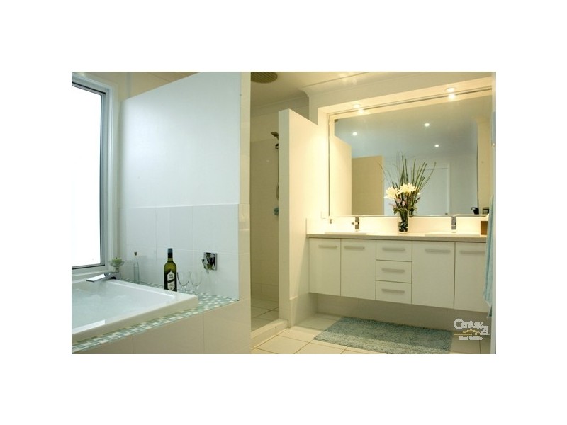 15 Wellesley St, Wellington Point QLD 4160