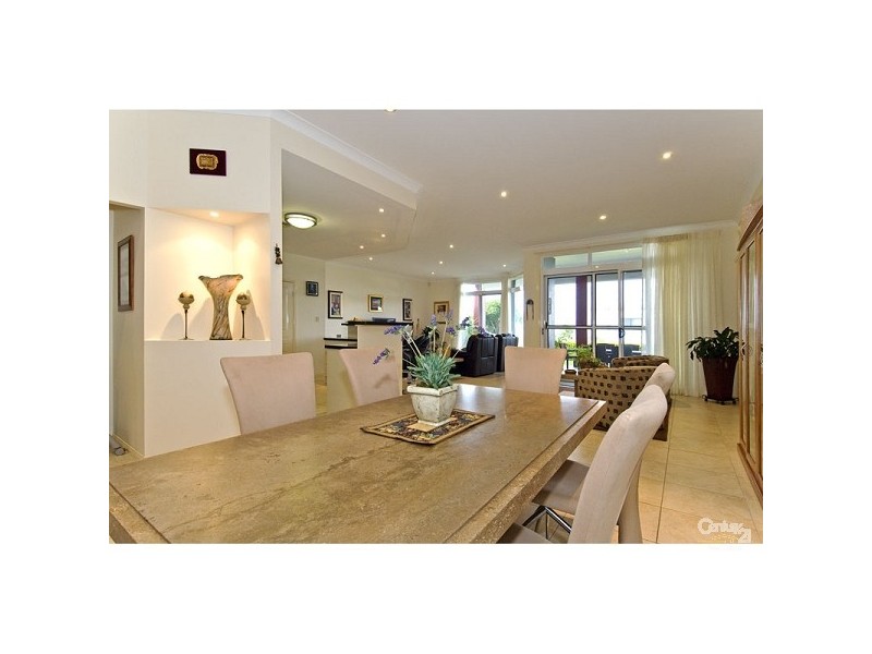 24 Gray St, Redland Bay QLD 4165