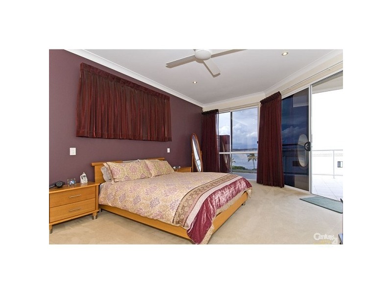 24 Gray St, Redland Bay QLD 4165