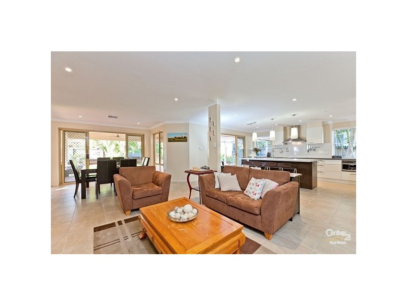 2 Nautilus Drive, Ormiston QLD 4160