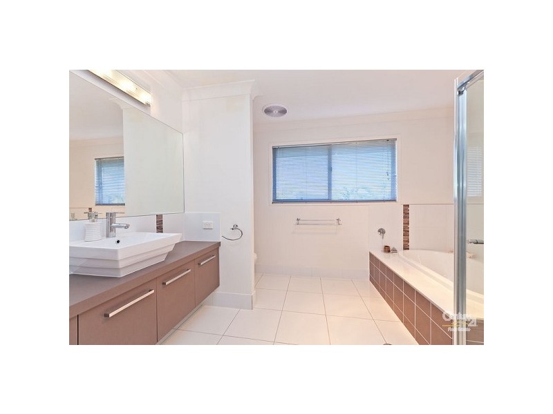 1 Cayman Crs, Ormiston QLD 4160