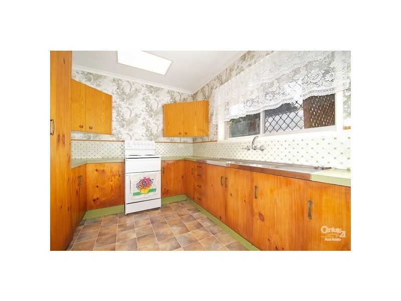 237 Railway Pde, Thorneside QLD 4158