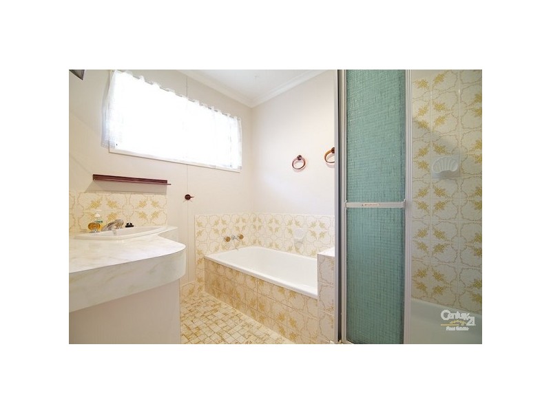 237 Railway Pde, Thorneside QLD 4158