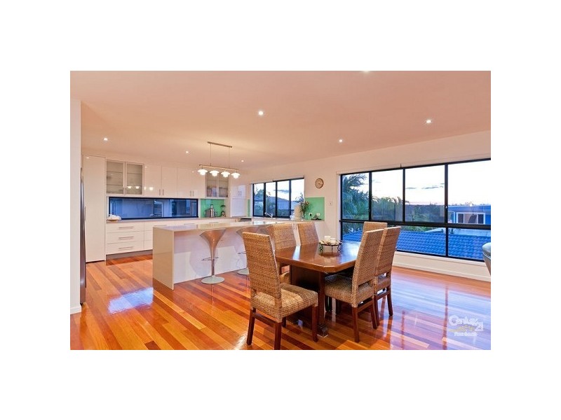 16 The Rampart, Redland Bay QLD 4165