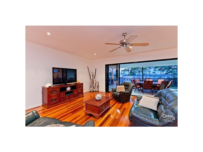 16 The Rampart, Redland Bay QLD 4165