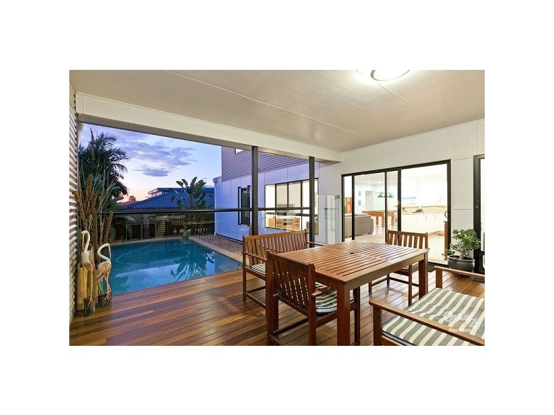16 The Rampart, Redland Bay QLD 4165