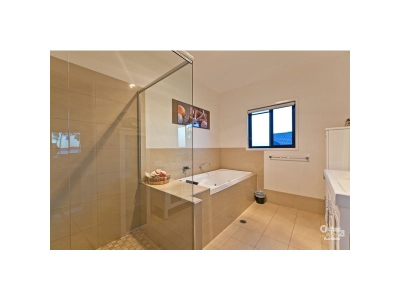 16 The Rampart, Redland Bay QLD 4165