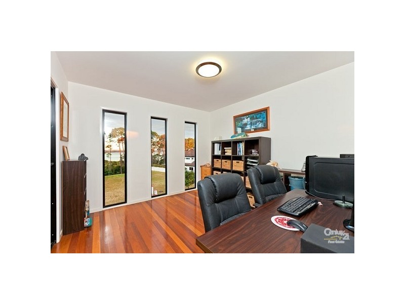 16 The Rampart, Redland Bay QLD 4165