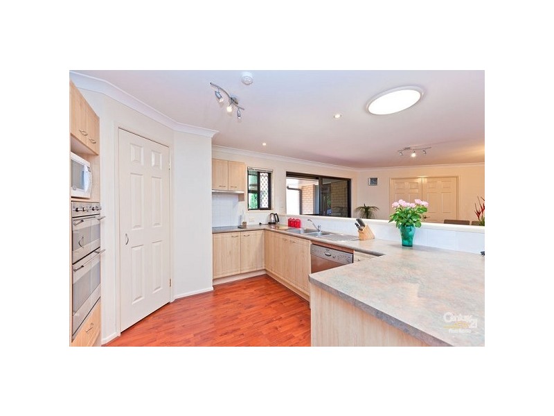 9 Brampton Close, Redland Bay QLD 4165