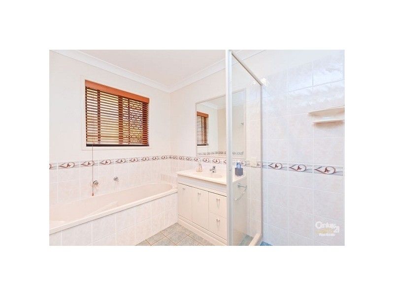 9 Brampton Close, Redland Bay QLD 4165