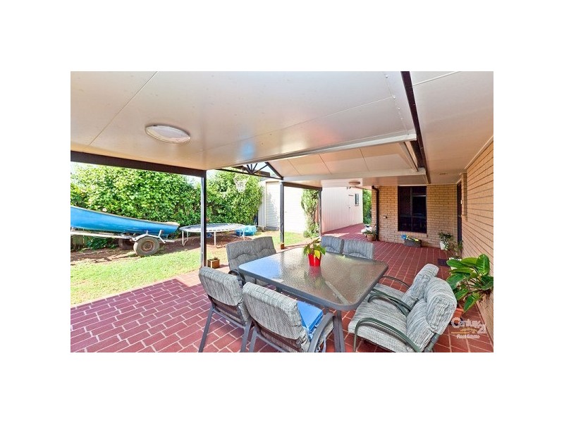 9 Brampton Close, Redland Bay QLD 4165
