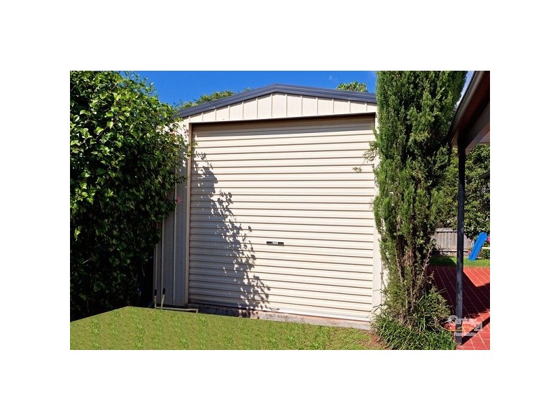 9 Brampton Close, Redland Bay QLD 4165