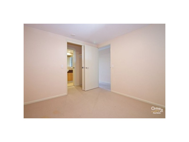 13/2 Masthead Dr, Raby Bay QLD 4163