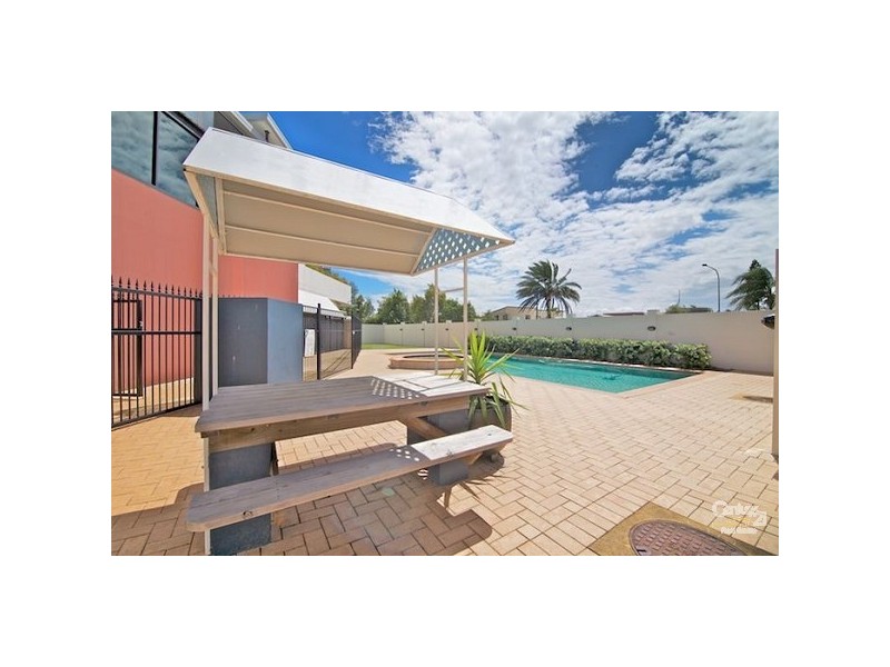 13/2 Masthead Dr, Raby Bay QLD 4163