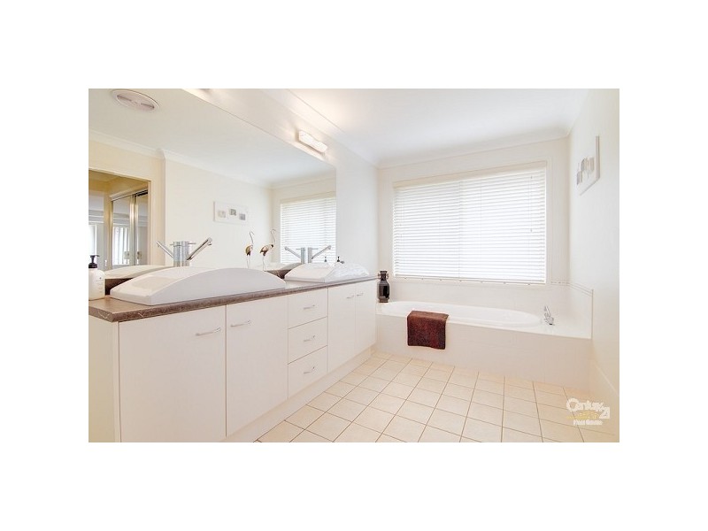 18 Nelson Street, Ormiston QLD 4160