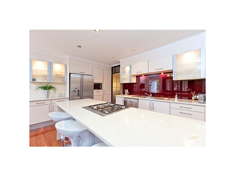 11 Collingwood Road, Birkdale QLD 4159