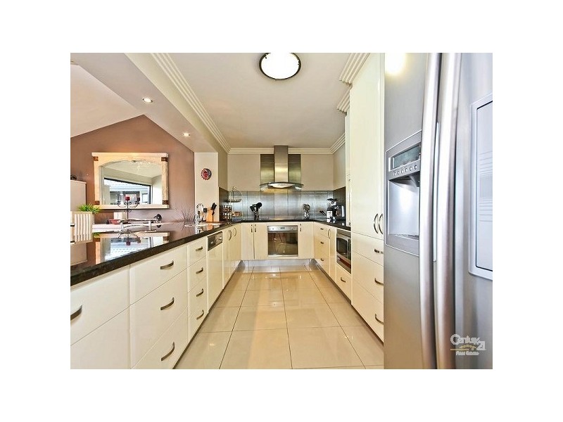6 Bollard Court, Raby Bay QLD 4163